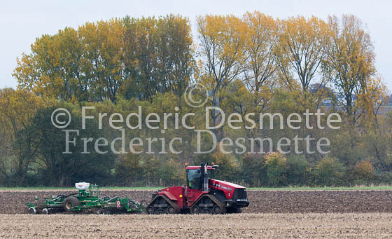 Tractor drilling 3_